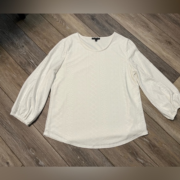 Pair of two Adrianna Papell Eyelet tops - Picture 12 of 13